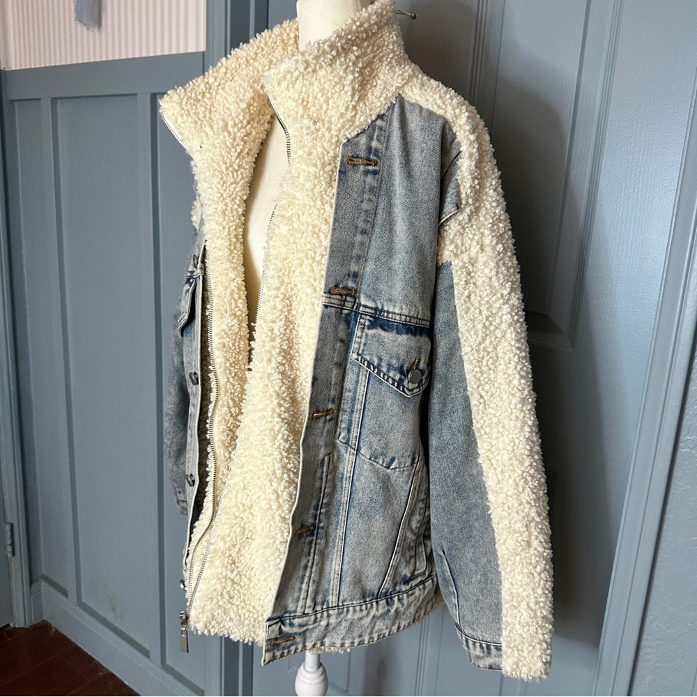 Blank NYC Blue Denim & Cream Sherpa Jean Jacket - Picture 6 of 10